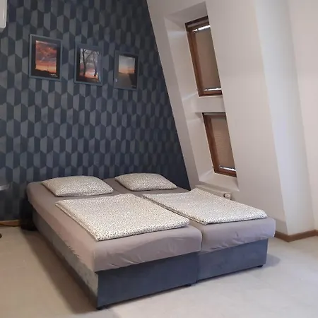 Broadway 아파트 *