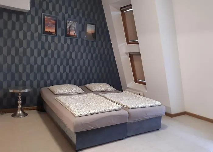 Broadway Apartment *